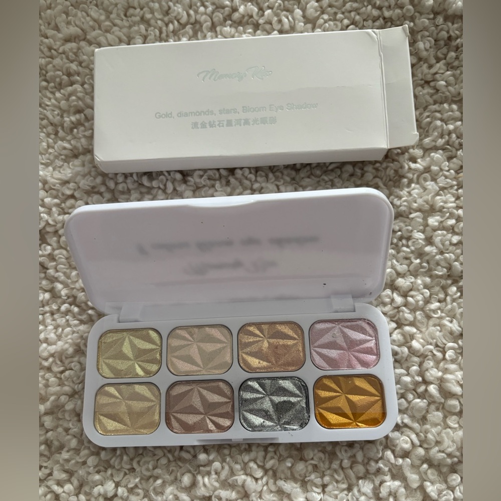 Gold and Silver Eye Shadow Palette